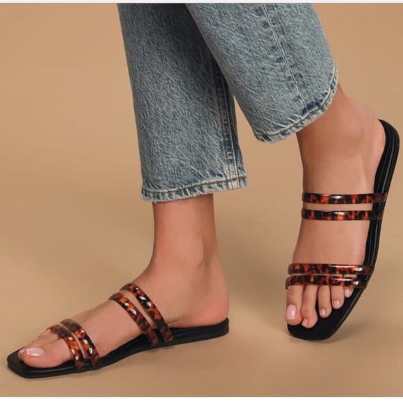 Lulu's Tortoise Vinyl Slide Flats Sandals Size 6 - Picture 1 of 7